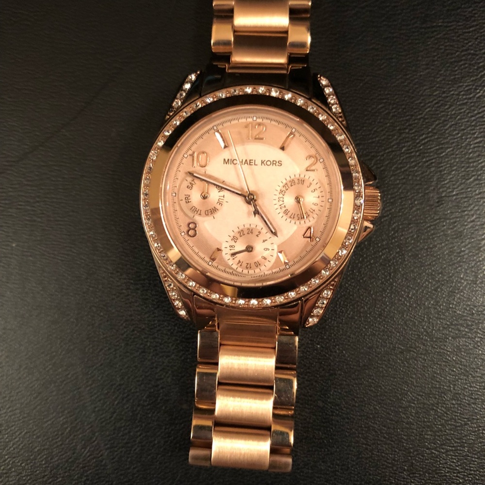 Michael Kors Rose Gold Watch NWOT (tags detached) - Picture 2 of 3